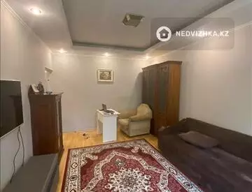 3-комнатная квартира, этаж 1 из 9, 77 м²