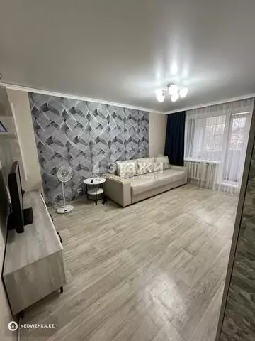 1-комнатная квартира, этаж 3 из 5, 32 м²