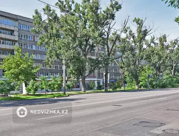 3-комнатная квартира, этаж 4 из 7, 60 м²