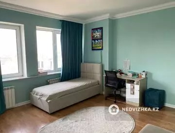 4-комнатная квартира, этаж 14 из 36, 145 м²