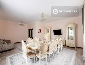 5-комнатный дом, 10 соток, 230 м²