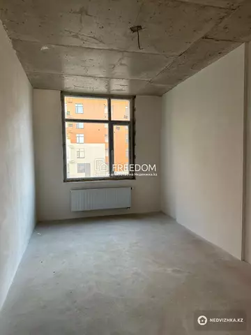 3-комнатная квартира, этаж 8 из 17, 104 м²