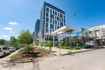 3-комнатная квартира, этаж 10 из 18, 100 м²