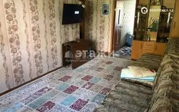 3-комнатная квартира, этаж 4 из 4, 59 м²