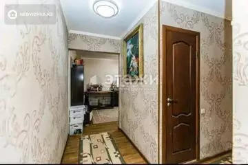 2-комнатная квартира, этаж 3 из 4, 46 м²