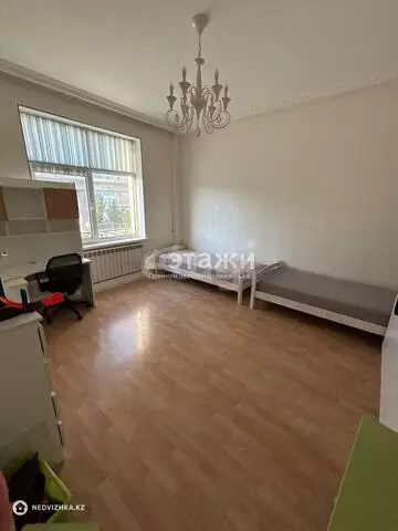 71 м², 2-комнатная квартира, этаж 2 из 6, 71 м², изображение - 1