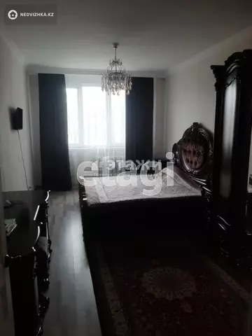 4-комнатная квартира, этаж 9 из 14, 100 м²