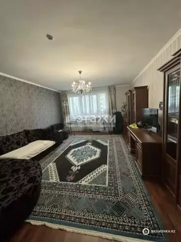3-комнатная квартира, этаж 10 из 16, 110 м², на длительный срок