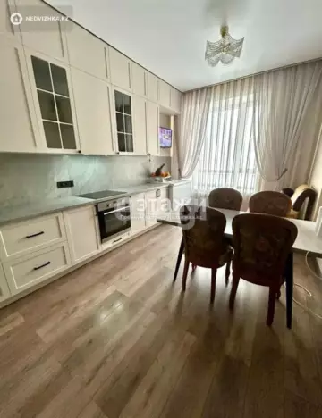 2-комнатная квартира, этаж 2 из 12, 60 м²
