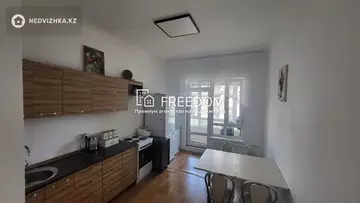 3-комнатная квартира, этаж 9 из 10, 90 м²