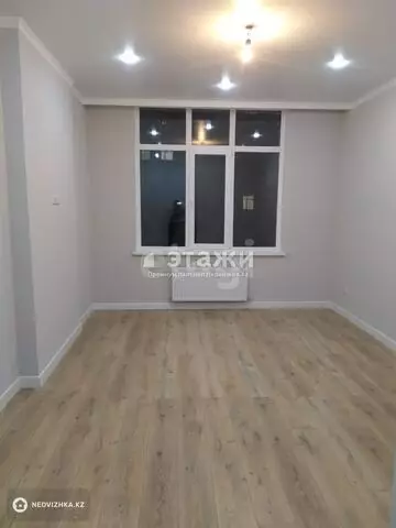 1-комнатная квартира, этаж 9 из 17, 42 м²