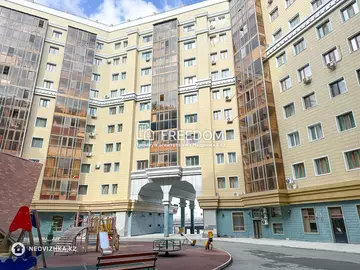 4-комнатная квартира, этаж 3 из 10, 145 м²