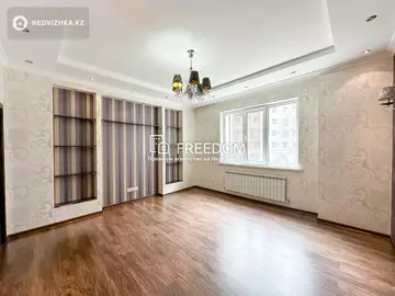 4-комнатная квартира, этаж 3 из 10, 145 м²