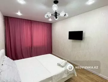 1-комнатная квартира, этаж 2 из 10, 51 м², посуточно