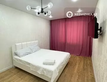 1-комнатная квартира, этаж 2 из 10, 51 м², посуточно