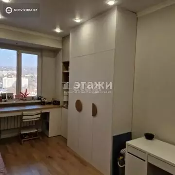 3-комнатная квартира, этаж 10 из 12, 73 м²