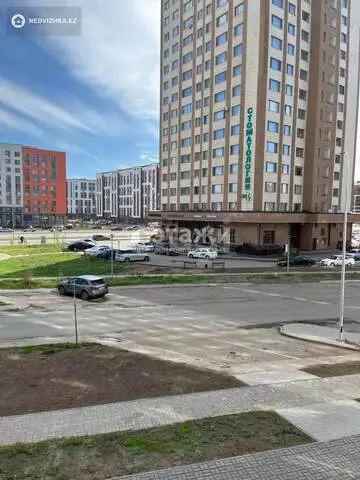 1-комнатная квартира, этаж 2 из 13, 42 м²