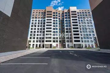 3-комнатная квартира, этаж 1 из 9, 92 м²