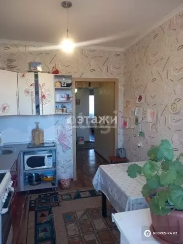 2-комнатная квартира, этаж 4 из 5, 64 м²