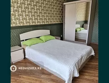 3-комнатная квартира, этаж 3 из 4, 72 м², на длительный срок