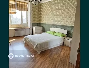 3-комнатная квартира, этаж 3 из 4, 72 м², на длительный срок