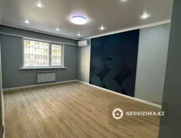 2-комнатная квартира, этаж 1 из 10, 69 м²