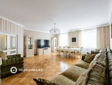 4-комнатная квартира, этаж 3 из 20, 165 м²