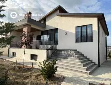 6-комнатный дом, 8 соток, 320 м², На длительный срок