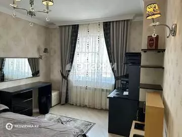 5-комнатная квартира, этаж 18 из 20, 194 м²