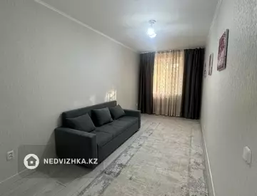 3-комнатная квартира, этаж 2 из 5, 60 м², посуточно