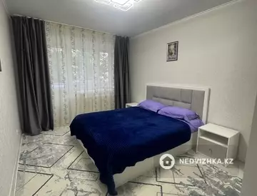 3-комнатная квартира, этаж 2 из 5, 60 м², посуточно