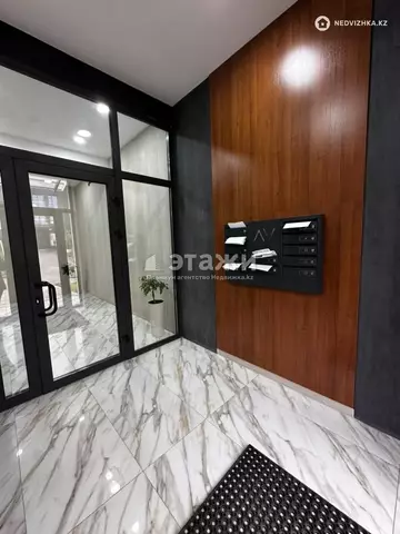 2-комнатная квартира, этаж 2 из 3, 52 м²