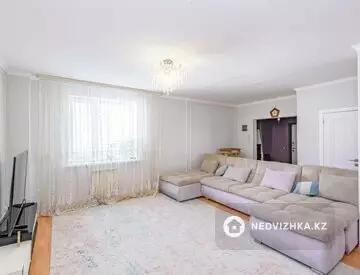 4-комнатная квартира, этаж 7 из 10, 100 м²