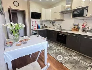 2-комнатная квартира, этаж 8 из 12, 56 м²