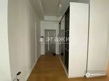 2-комнатная квартира, этаж 4 из 6, 76 м²