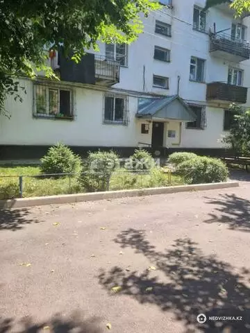 2-комнатная квартира, этаж 3 из 4, 45 м²