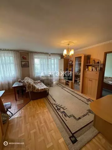 2-комнатная квартира, этаж 3 из 4, 45 м²