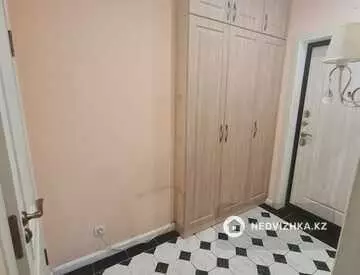 3-комнатная квартира, этаж 4 из 10, 114 м²