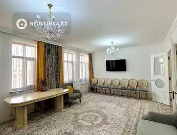 4-комнатная квартира, этаж 6 из 7, 161 м²