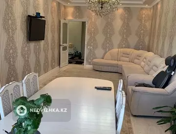 2-комнатная квартира, этаж 3 из 4, 100 м²