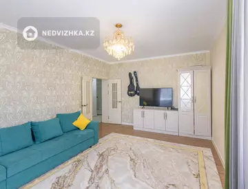 2-комнатная квартира, этаж 3 из 7, 82 м²