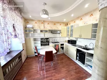 3-комнатная квартира, этаж 2 из 3, 81 м²