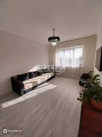 1-комнатная квартира, этаж 9 из 9, 40 м²