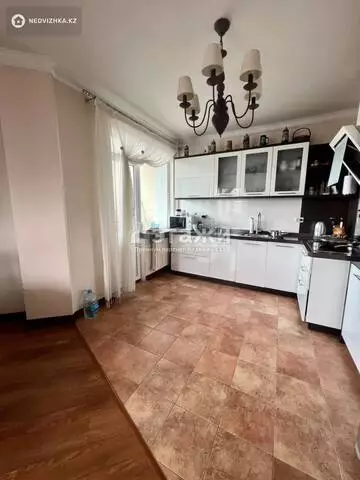 3-комнатная квартира, этаж 12 из 14, 103 м²