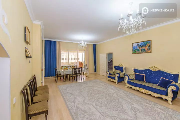 130 м², 4-комнатная квартира, этаж 2 из 10, 130 м², изображение - 1