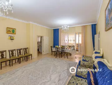 4-комнатная квартира, этаж 2 из 10, 130 м²