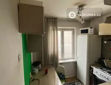 2-комнатная квартира, этаж 4 из 5, 42 м²