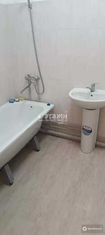 2-комнатная квартира, этаж 9 из 9, 60 м²