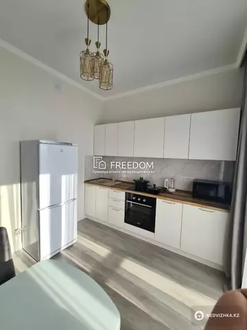 1-комнатная квартира, этаж 15 из 16, 38 м²