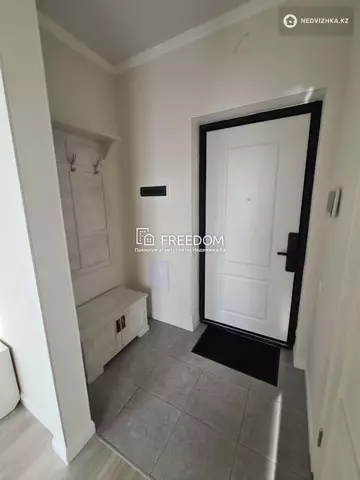 1-комнатная квартира, этаж 15 из 16, 38 м²